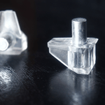 Shelf support with pin